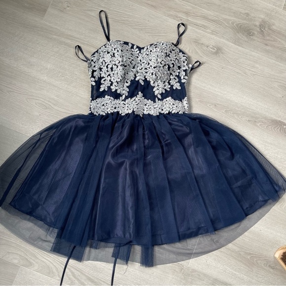 Dress prom Macy's Formal Dress Size 9 - Picture 1 of 14